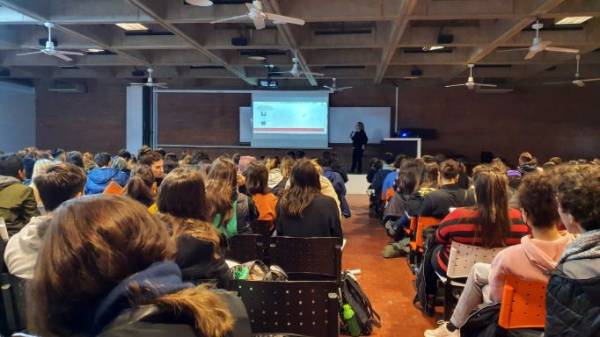 MDT + UBA: SOLUCIONES TECNOL�GICAS EN LOS PROCESOS